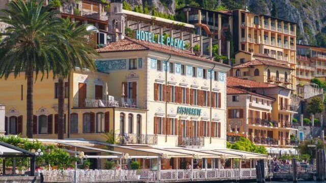 Hotel e ristorante Le Palme nel golfo di Limone sul Garda
